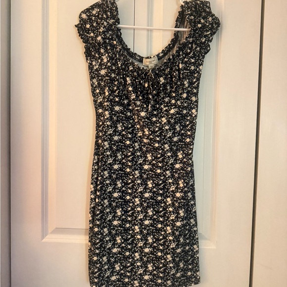 No Comment Ny La Dresses & Skirts - No Comment NYLA Black Floral Midi Short Dress